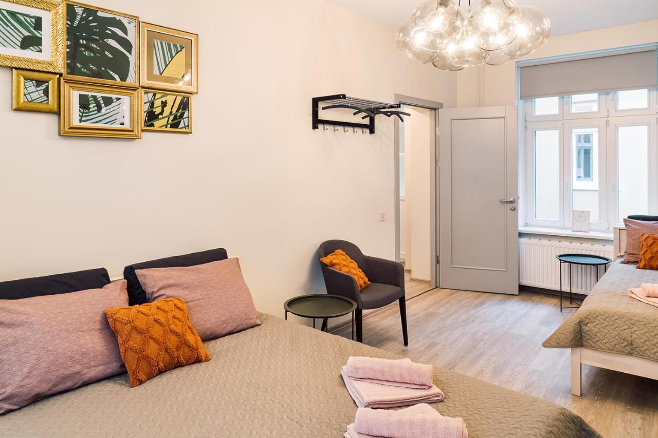 Morrison Apartment/15 Guests/7Bedrooms/Riga Old Town Exterior photo