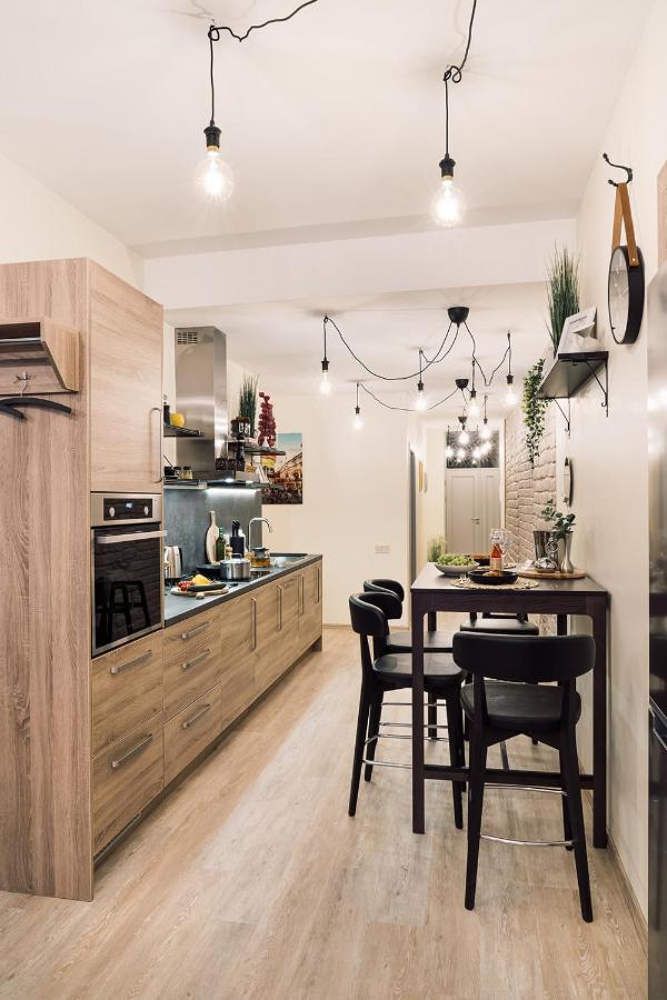 Morrison Apartment/15 Guests/7Bedrooms/Riga Old Town Exterior photo