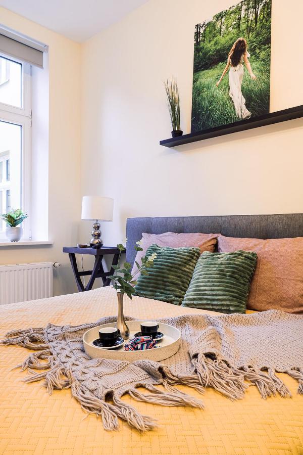 Morrison Apartment/15 Guests/7Bedrooms/Riga Old Town Exterior photo