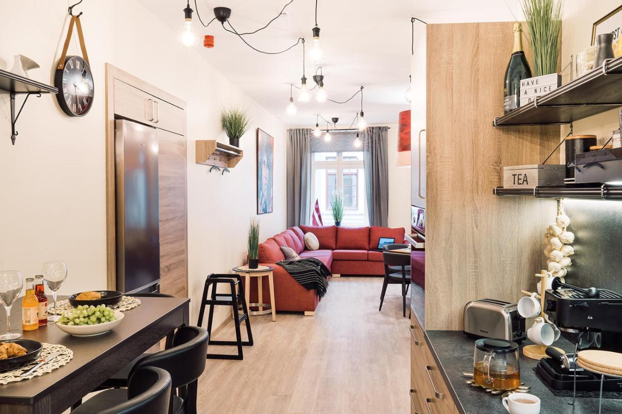 Morrison Apartment/15 Guests/7Bedrooms/Riga Old Town Exterior photo